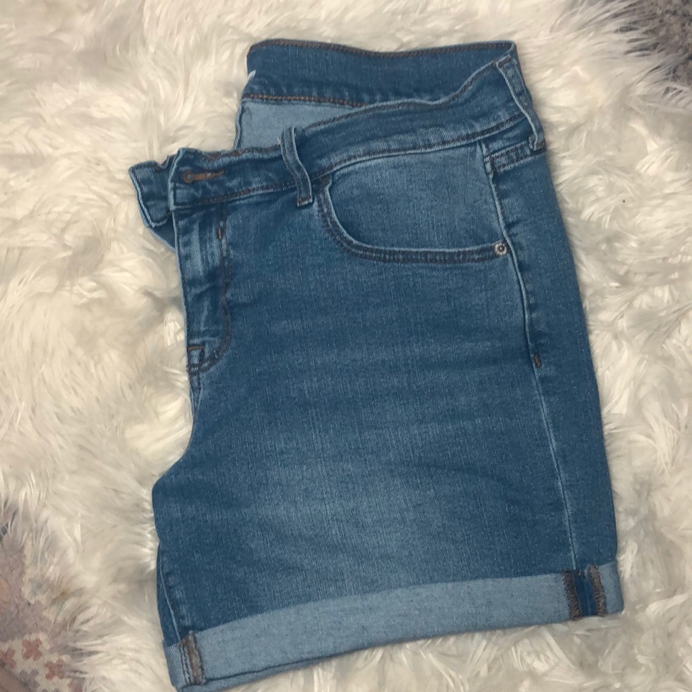 Denim Shorts 🌵
